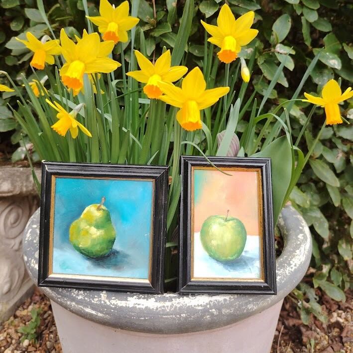 Daffodils ceramic piece
