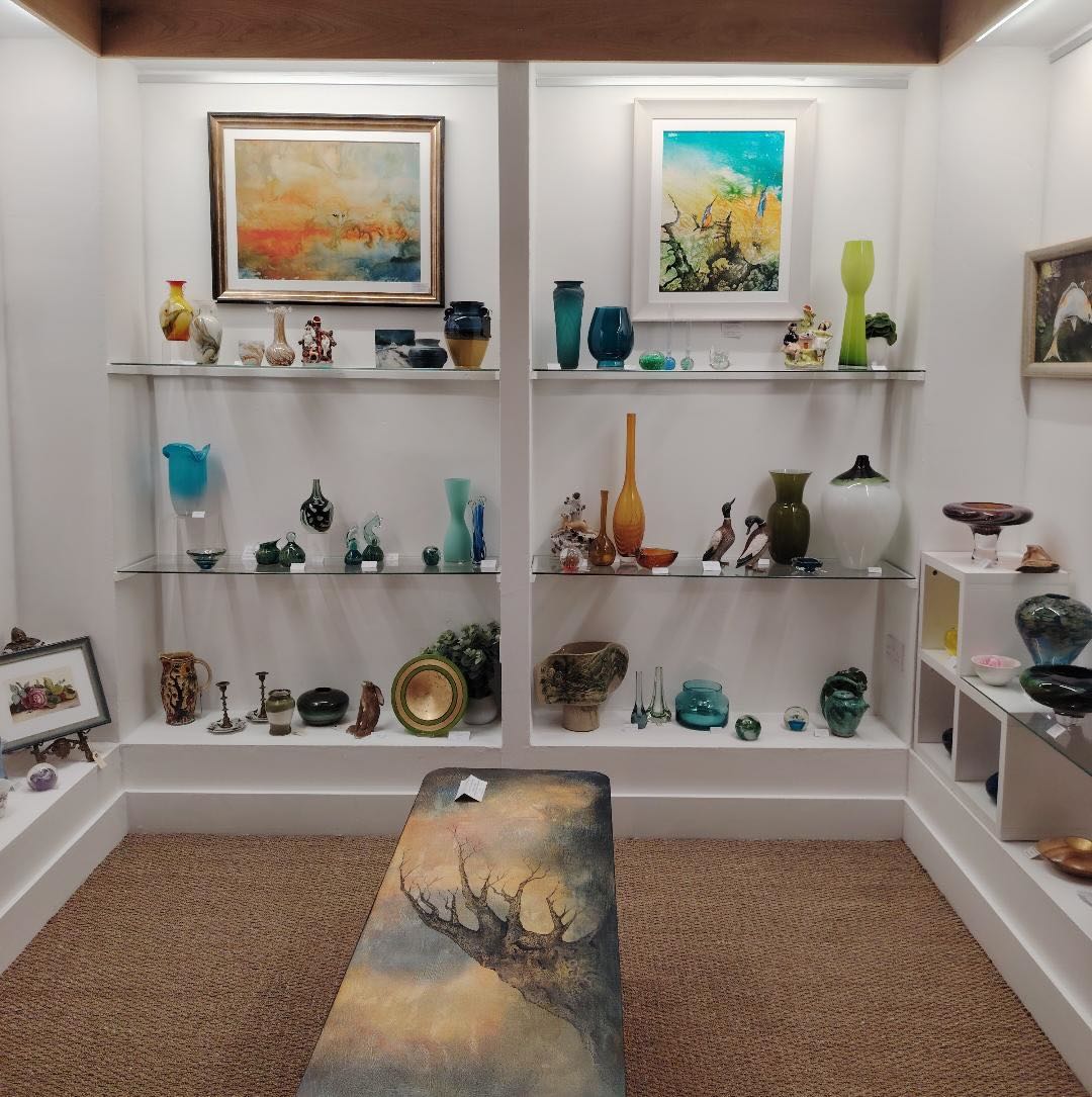 Vintage collectables display